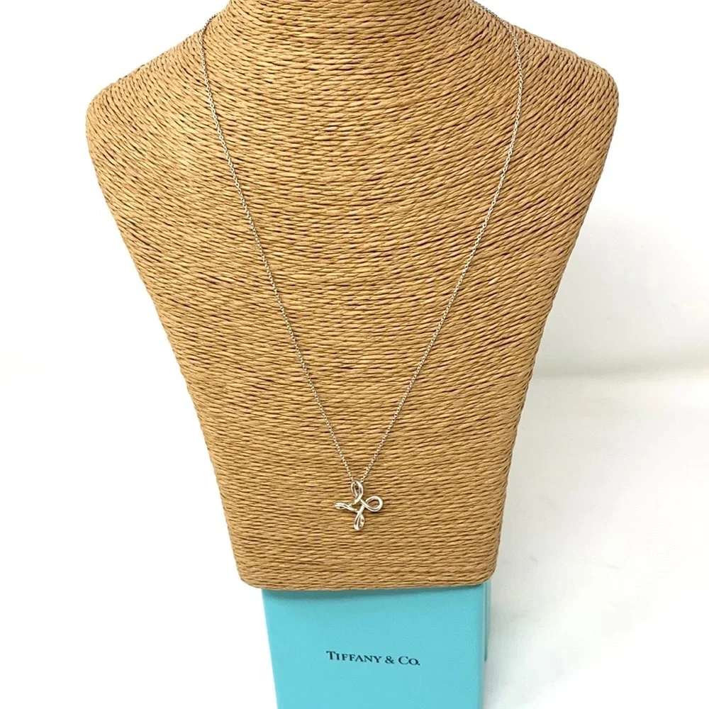 - AuthenticTiffany & CO. Elsa Peretti Infinity Cross Pendant Necklace. - Picture 2 of 11
